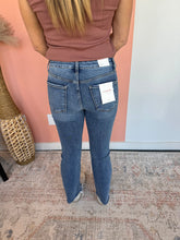 Load image into Gallery viewer, Empathy Ankle Jeans